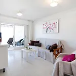 Esmeralda 02 By Interhome דירה *